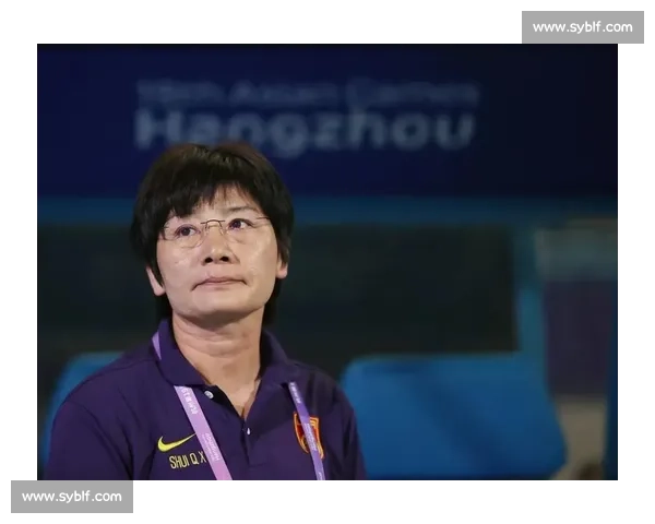 水庆霞助阵苏超,盐城阜宁球迷点燃主场激情 水庆霞助阵苏超,盐城阜宁球迷点燃主场激情