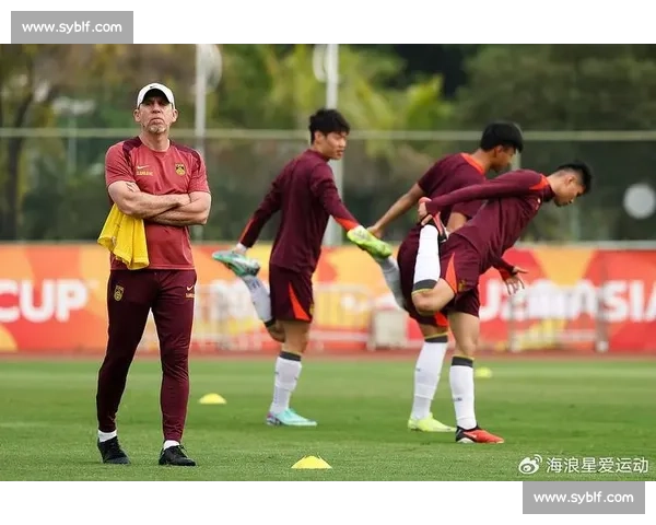 国足东亚杯开启换血新征程!4231 战术革新 + 00 后挑大梁,保级底线暗藏战术试验 国足东亚杯开启换血新征程!4231 战术革新 + 00 后挑大梁,保级底线暗藏战术试验